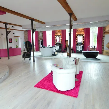 Cozy With Pool & Nature