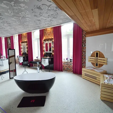 Cozy With Pool & Nature Appartement