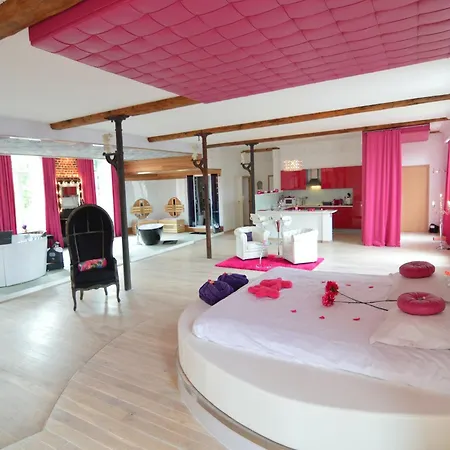 Cozy With Pool & Nature *