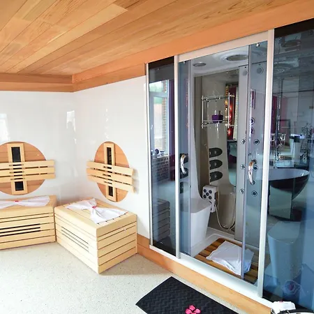 Lush In With Sauna *