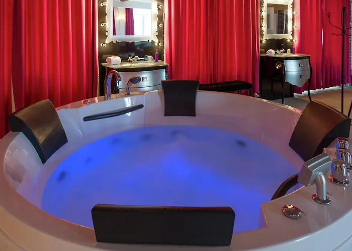 Cozy With Pool & Nature Ensival